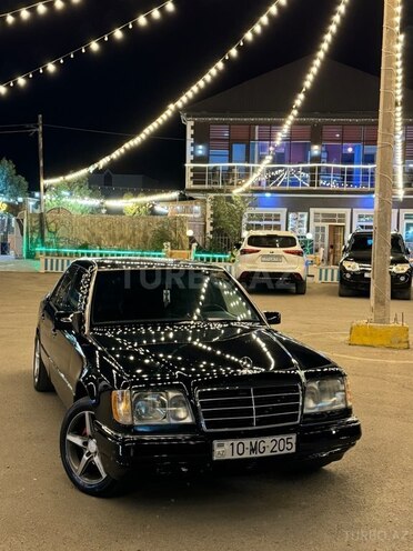 Mercedes E 220 1995, 512,456 km - 2.2 l - Bakı