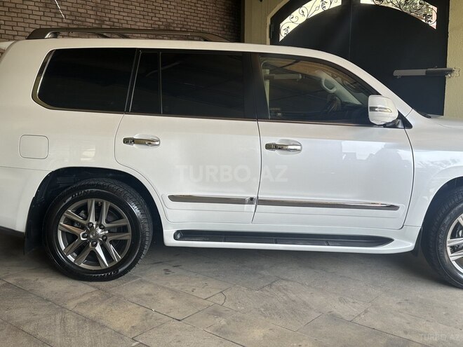 Lexus LX 570 2013, 105,000 km - 5.7 л - Bakı