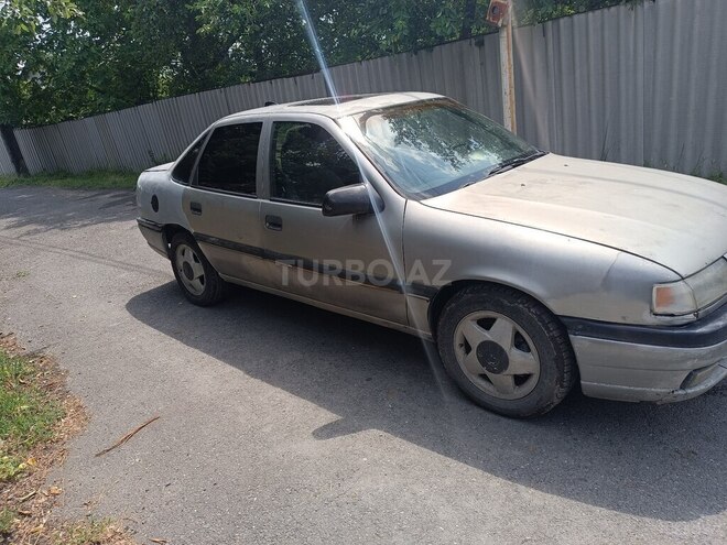 Opel Vectra 1995, 321,321 km - 2.0 l - Qax