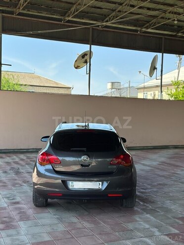 Opel Astra 2010, 300,000 km - 1.3 l - İsmayıllı