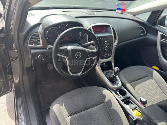 Opel Astra 2010, 300,000 km - 1.3 l - İsmayıllı