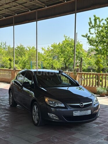 Opel Astra 2010, 300,000 km - 1.3 l - İsmayıllı