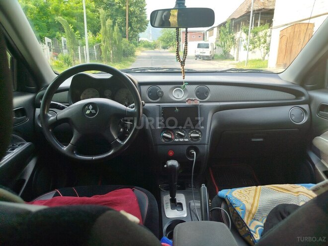 Mitsubishi Outlander 2004, 235,680 km - 2.0 l - Şəki