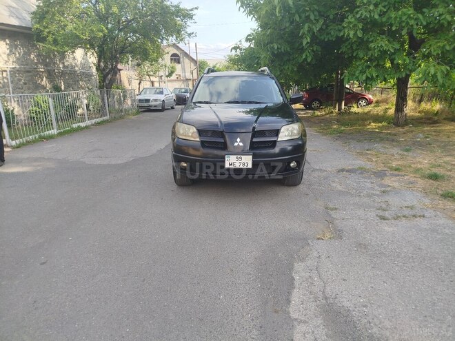 Mitsubishi Outlander 2004, 235,680 km - 2.0 l - Şəki