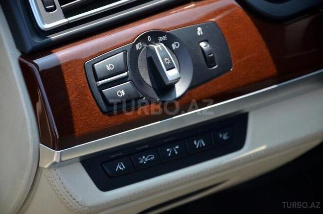 BMW 750 2010, 185,000 km - 4.4 l - Bakı