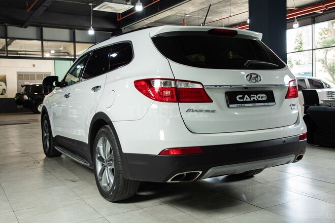 Hyundai Grand Santa Fe-33
