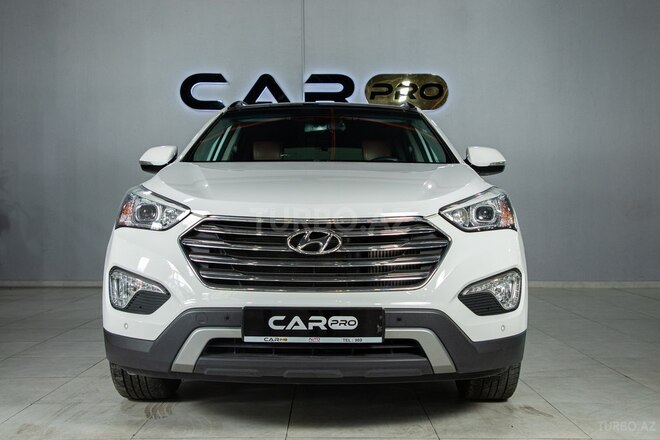 Hyundai Grand Santa Fe-2