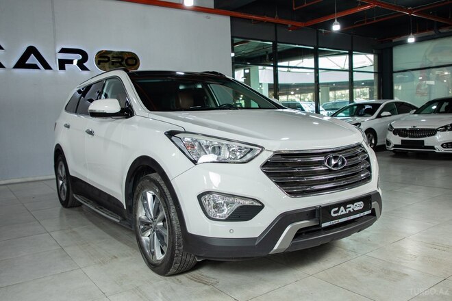 Hyundai Grand Santa Fe-3