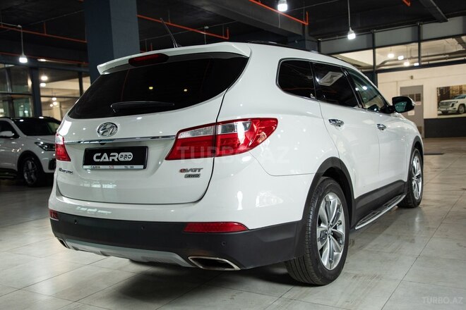 Hyundai Grand Santa Fe-34