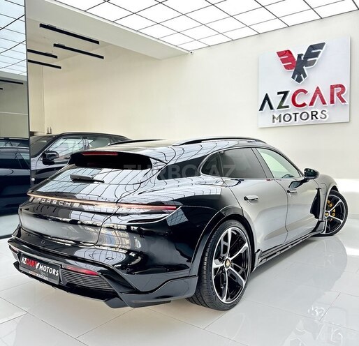 Porsche Taycan 4S Cross Turismo-6