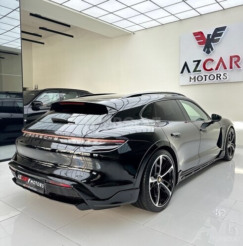Porsche Taycan 4S Cross Turismo-7