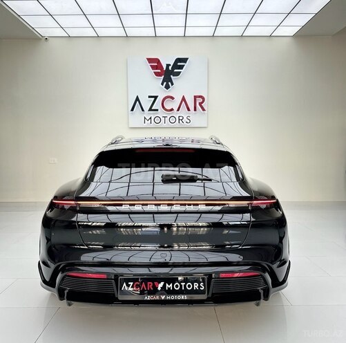 Porsche Taycan 4S Cross Turismo-8