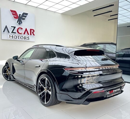 Porsche Taycan 4S Cross Turismo-4