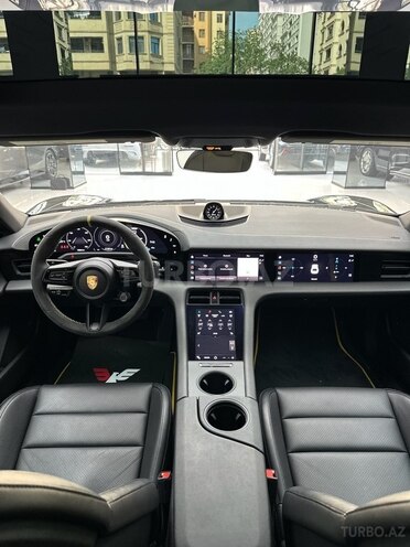 Porsche Taycan 4S Cross Turismo-13