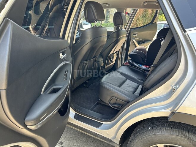 Hyundai Santa Fe-15