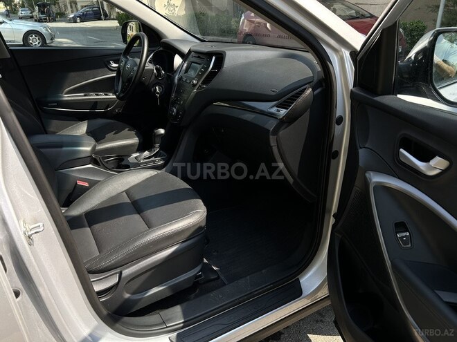 Hyundai Santa Fe-14