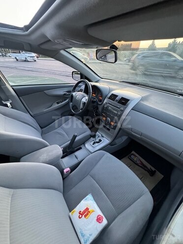 Toyota Corolla 2011, 209,000 km - 1.8 л - Bakı