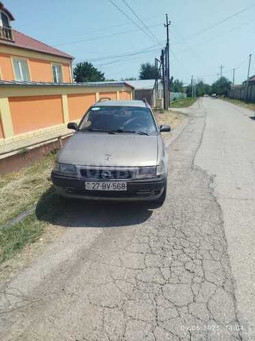 Opel Astra 1996, 380,000 km - 1.6 л - Quba