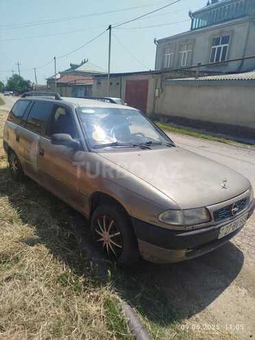 Opel Astra 1996, 380,000 km - 1.6 л - Quba