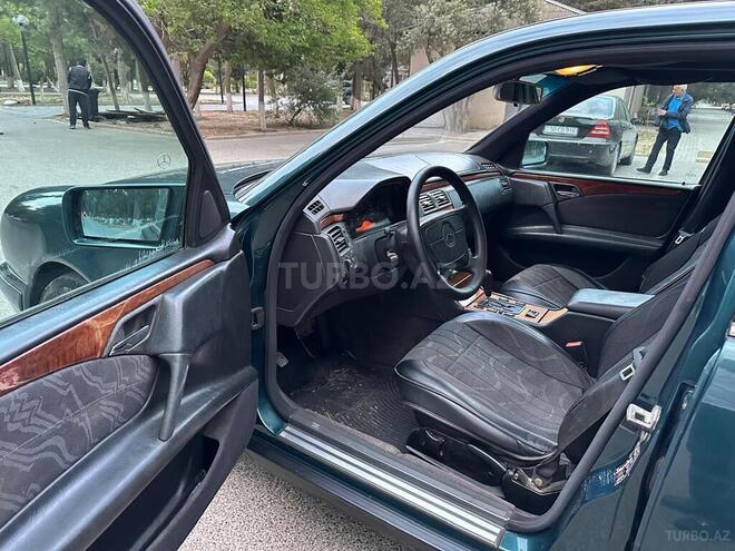 Mercedes E 240 1998, 324,000 km - 2.4 l - Bakı