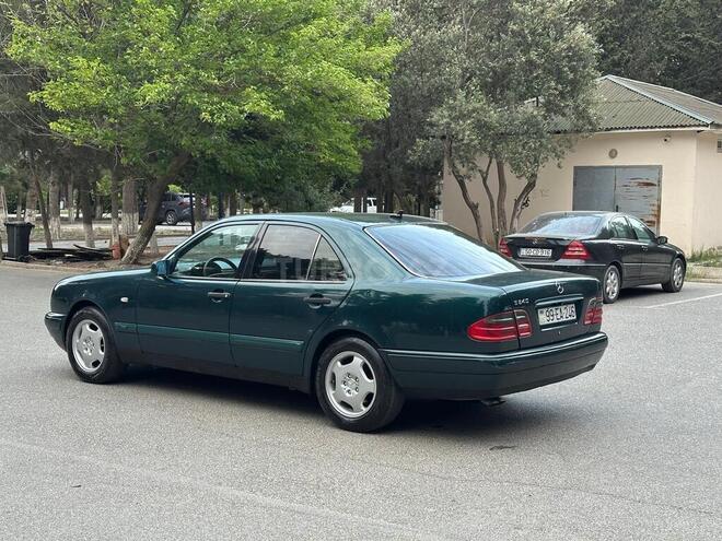 Mercedes E 240 1998, 324,000 km - 2.4 l - Bakı