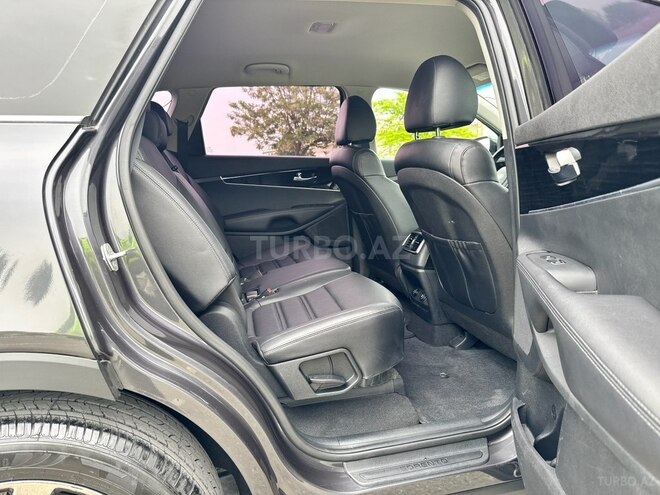 Kia Sorento-11