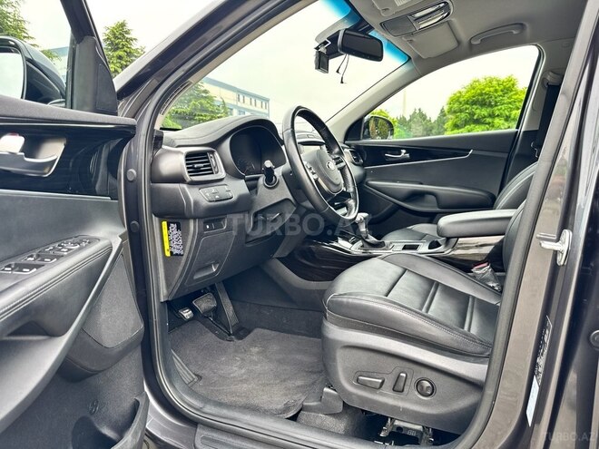 Kia Sorento-9