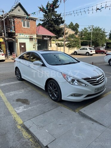 Hyundai Sonata-1