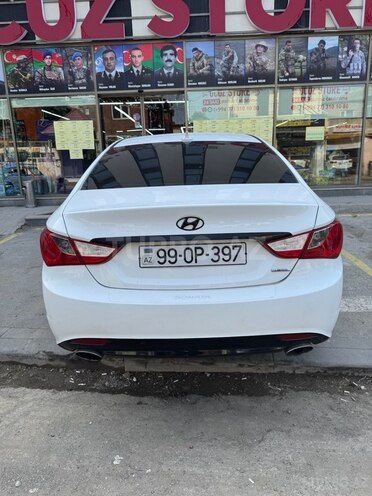 Hyundai Sonata-5