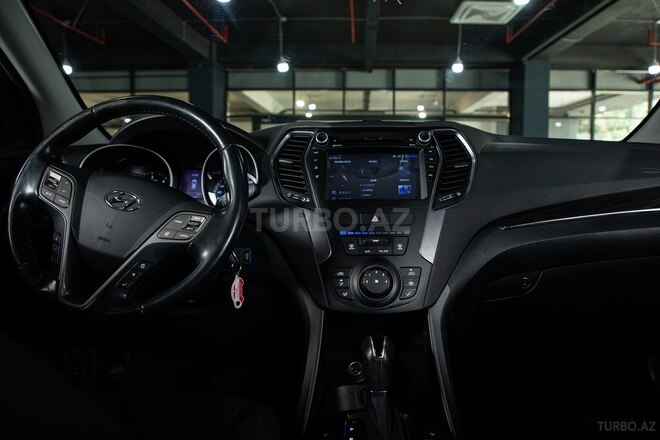 Hyundai Santa Fe-15