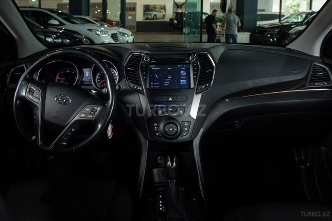 Hyundai Santa Fe-14