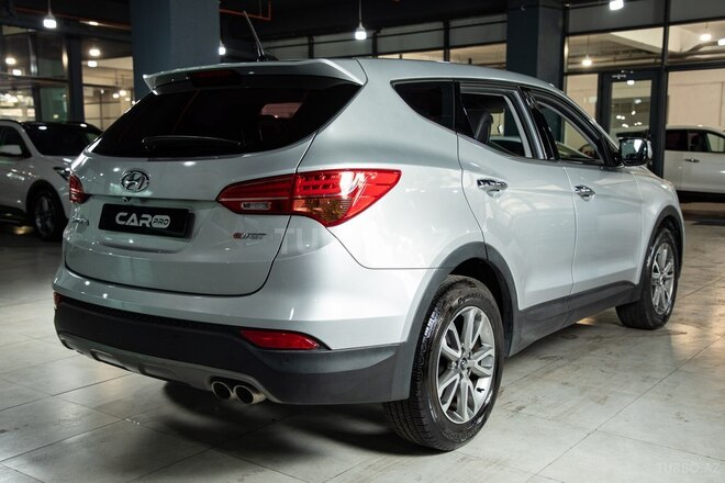 Hyundai Santa Fe-30