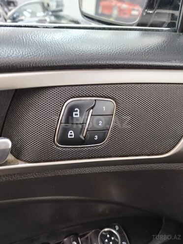 Ford Fusion (North America)-17