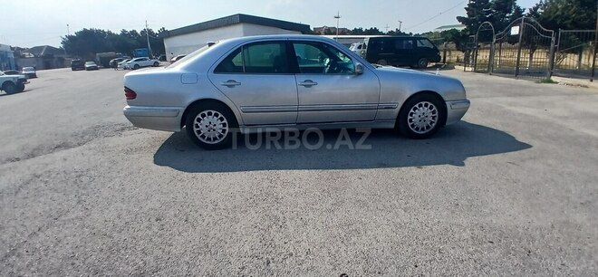 Mercedes E 220 d 2001, 490,000 km - 2.2 l - Bakı