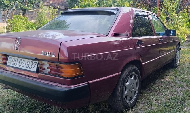 Mercedes 190 1989, 250,000 km - 1.8 l - Yardımlı