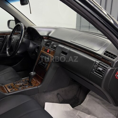 Mercedes E 220 d 1999, 333,111 km - 2.2 l - Sumqayıt