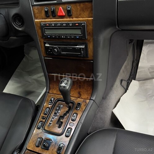 Mercedes E 220 d 1999, 333,111 km - 2.2 l - Sumqayıt