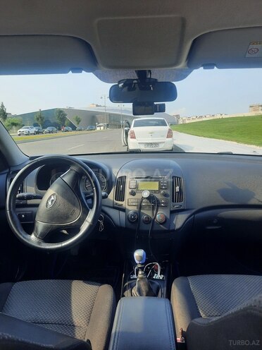 Hyundai i30 2009, 300,000 km - 1.6 l - Bakı