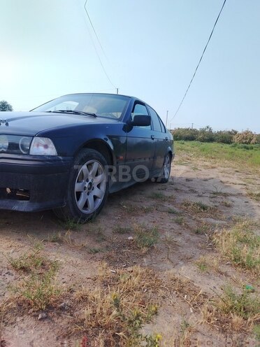 BMW 318 1993, 356,000 km - 1.8 l - Sumqayıt