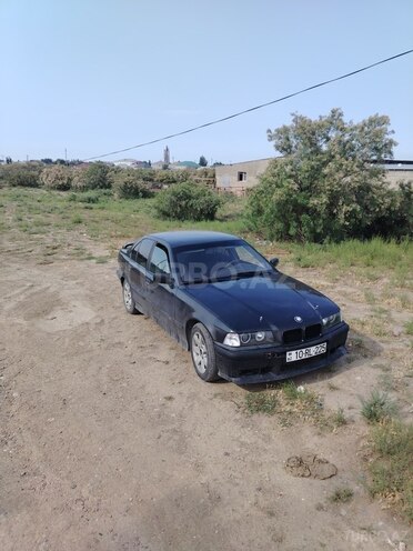 BMW 318 1993, 356,000 km - 1.8 l - Sumqayıt