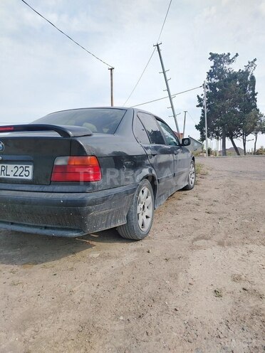 BMW 318 1993, 356,000 km - 1.8 l - Sumqayıt