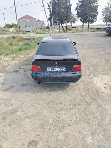 BMW 318 1993, 356,000 km - 1.8 l - Sumqayıt