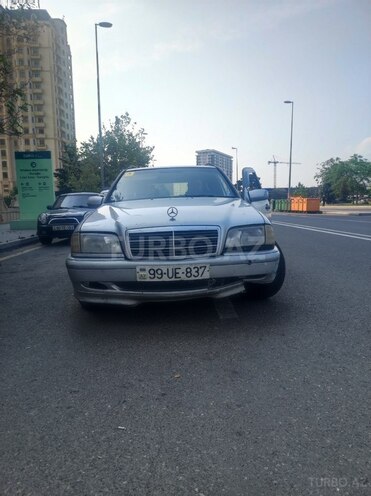 Mercedes C 220 d 2001, 485,854 km - 2.2 л - Bakı