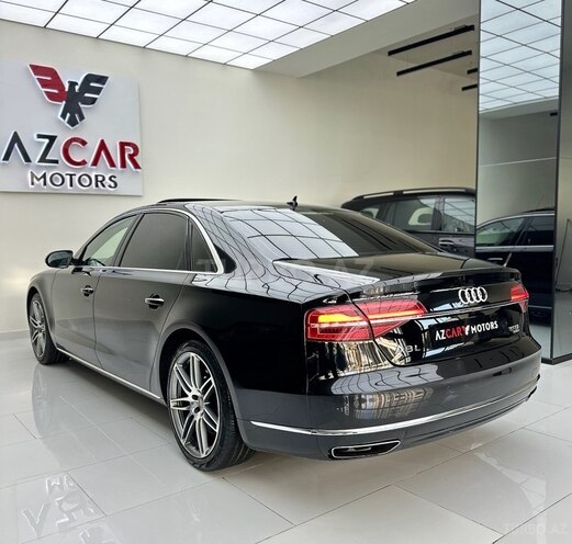 Audi A8-6
