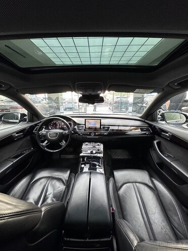 Audi A8-12