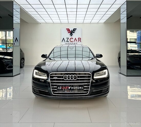 Audi A8-1