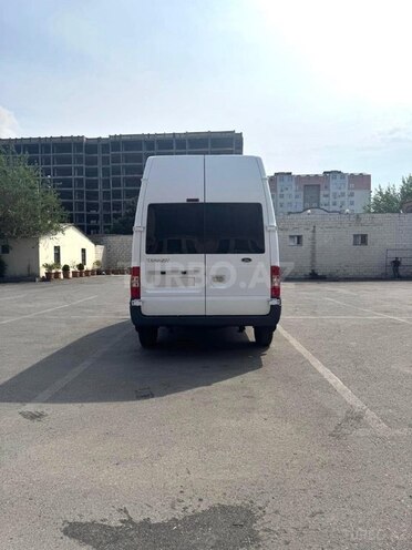 Ford Transit-3