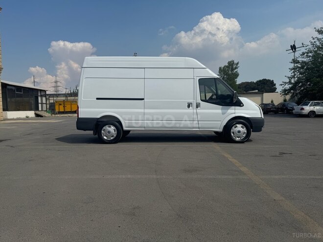 Ford Transit-5