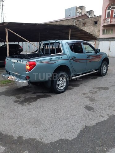 Mitsubishi L200 2007, 260,000 km - 2.5 l - Bakı
