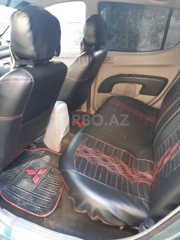 Mitsubishi L200 2007, 260,000 km - 2.5 l - Bakı